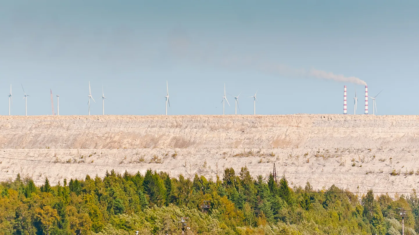 Золоотвал и ветропарк "Eesti Energia".