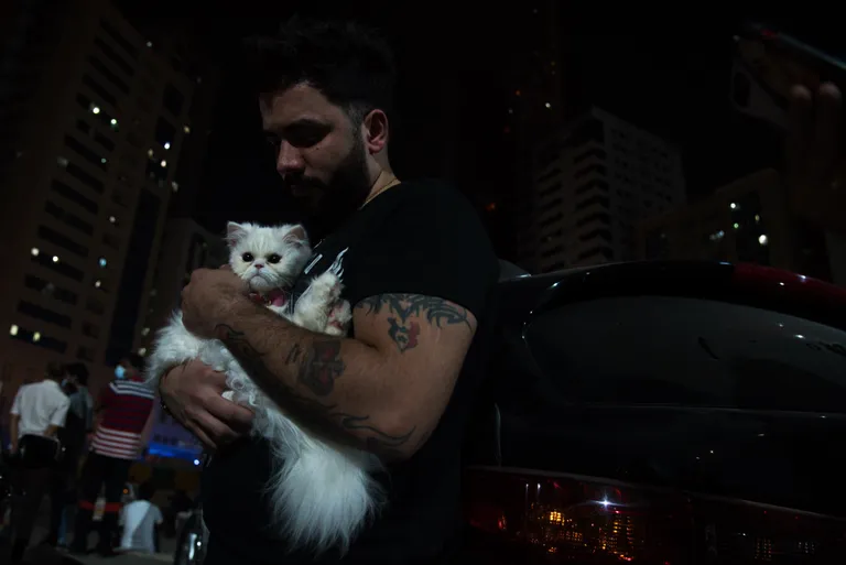 Süüria kodanik pääses tulekahjust koos oma kassi Vodkaga. 