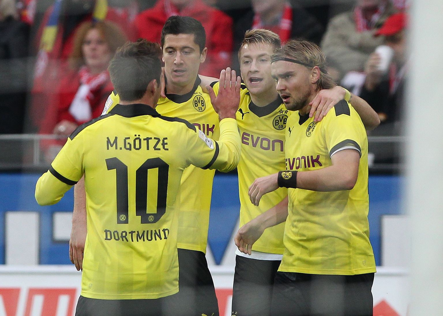 Dortmund Borussia staarid: Mario Goetze (vasakult), Robert Lewandowski, Marco Reus ja Marcel Schmelzer