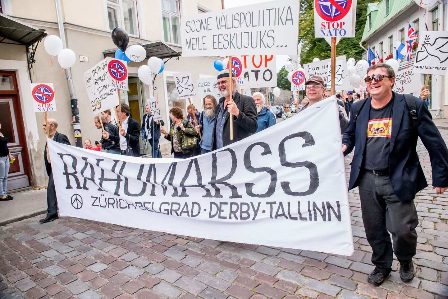 "Марш мира" в Таллинне.