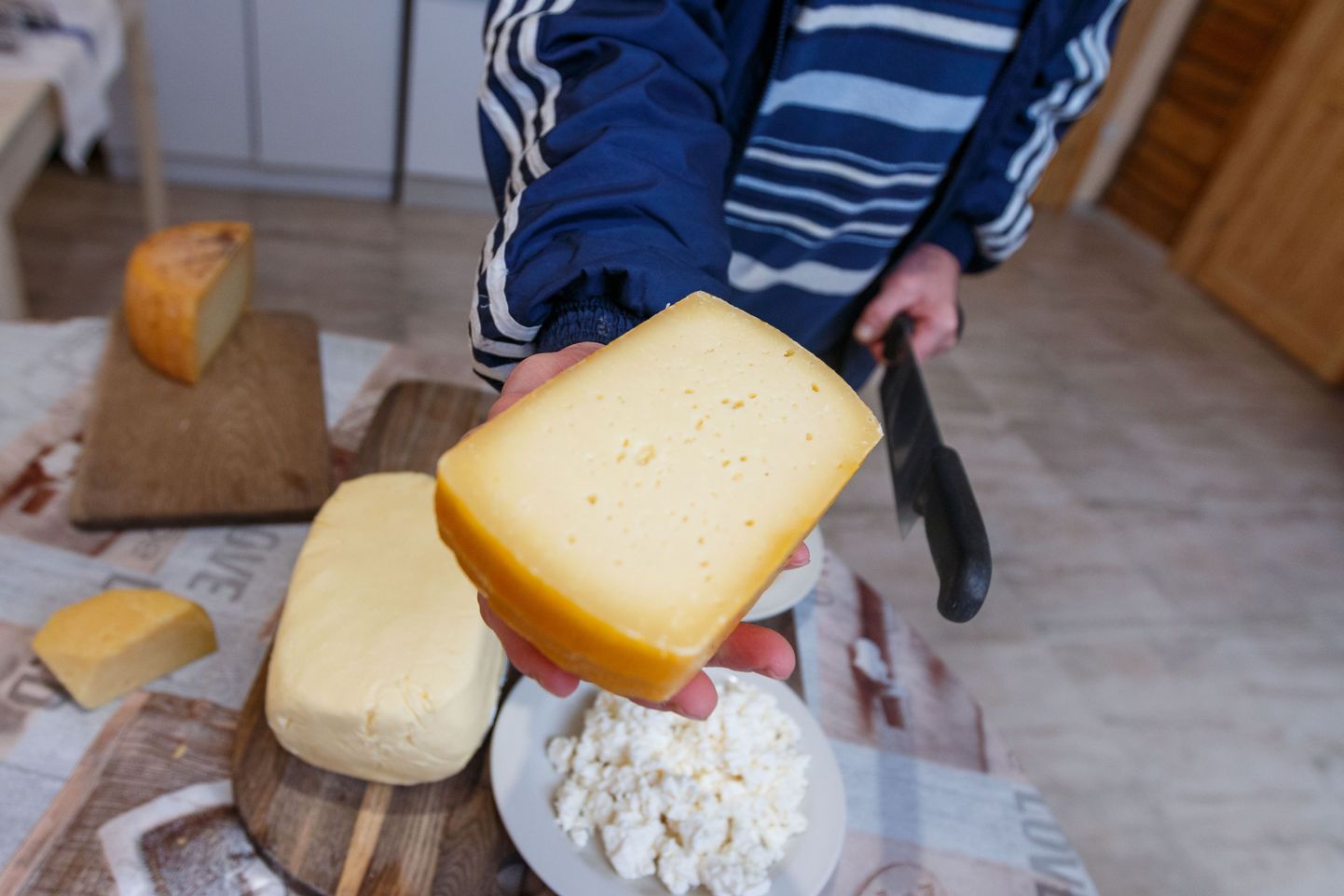 Kantar Emori poolt 2017. aasta lõpus läbiviidud uuringust selgus, et tarbijate jaoks on valdav osa ostusoovidest selged juba enne poodi sisenemist. Kõige hinnatundlikumad tootegrupid on hetkel aga juust ja erinevad lihatooted.