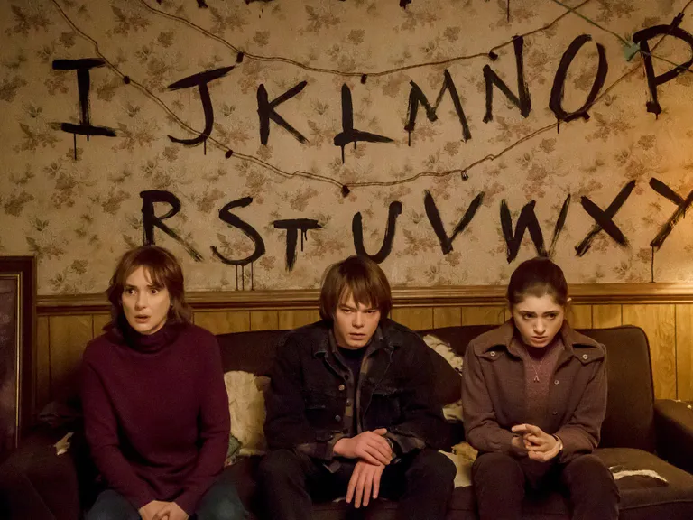 Netflixi menuseriaalis «Stranger Things» lööb kaasa ka nö päris näitleja Wynona Rider. / Kaader sarjast