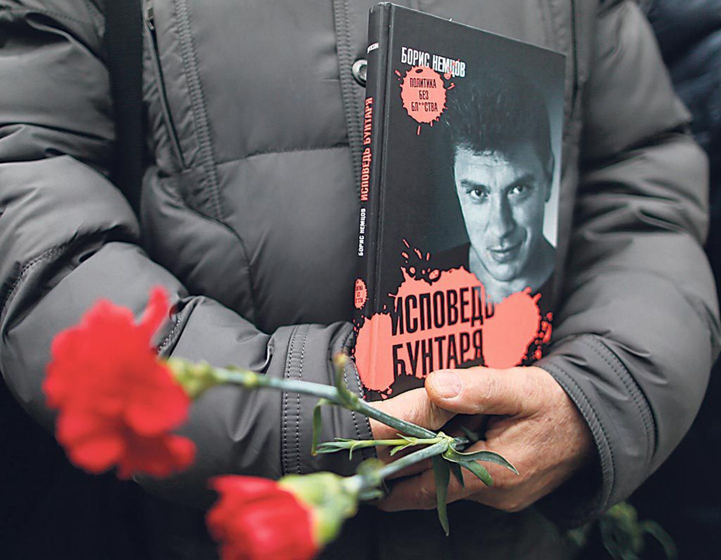 Boriss Nemtsovi leinasid Moskvas tuhanded inimesed.