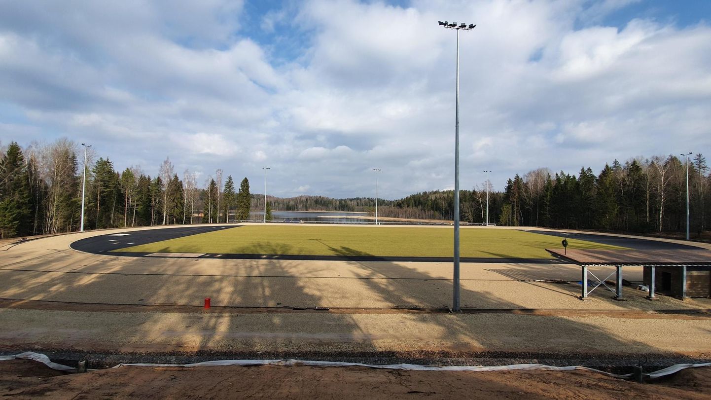 Kääriku spordikeskuses rajatav kergejõustikustaadion koos abihoonetega saab valmis tänavu juuniks.