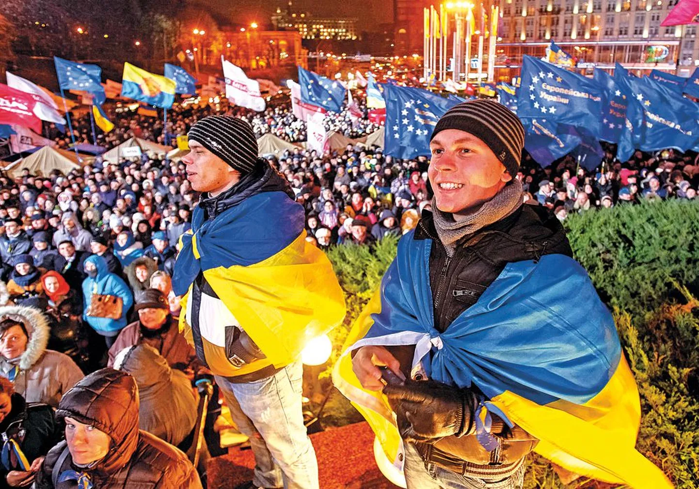 После решения парламента Украины, что Соглашение об ассоциации с ЕС в Вильнюсе подписано не будет, проевропейски настроенные украинцы организовали акции протеста.