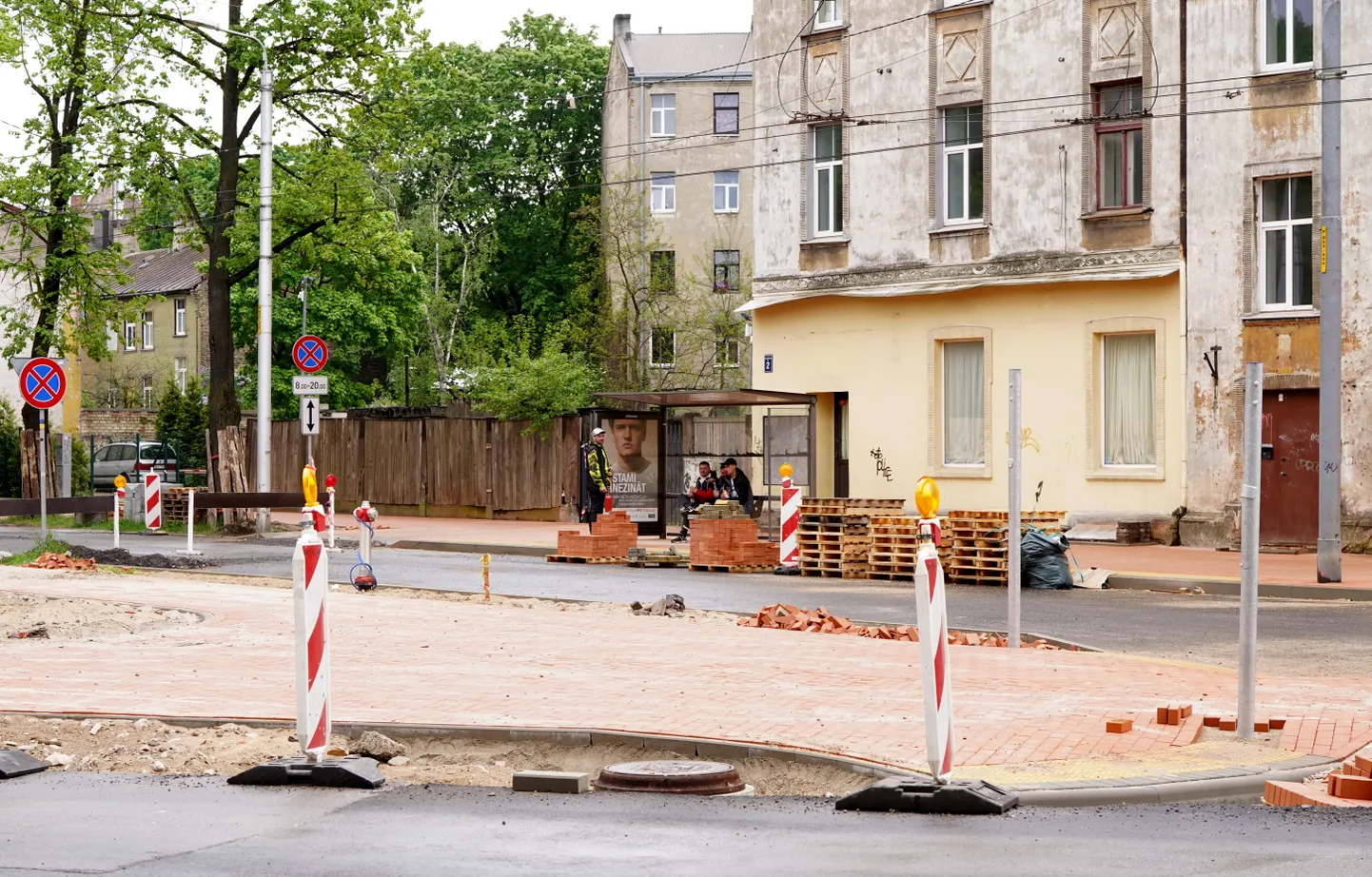 Remontdarbi Deglava un Jāņa Asara ielu krustojumā.