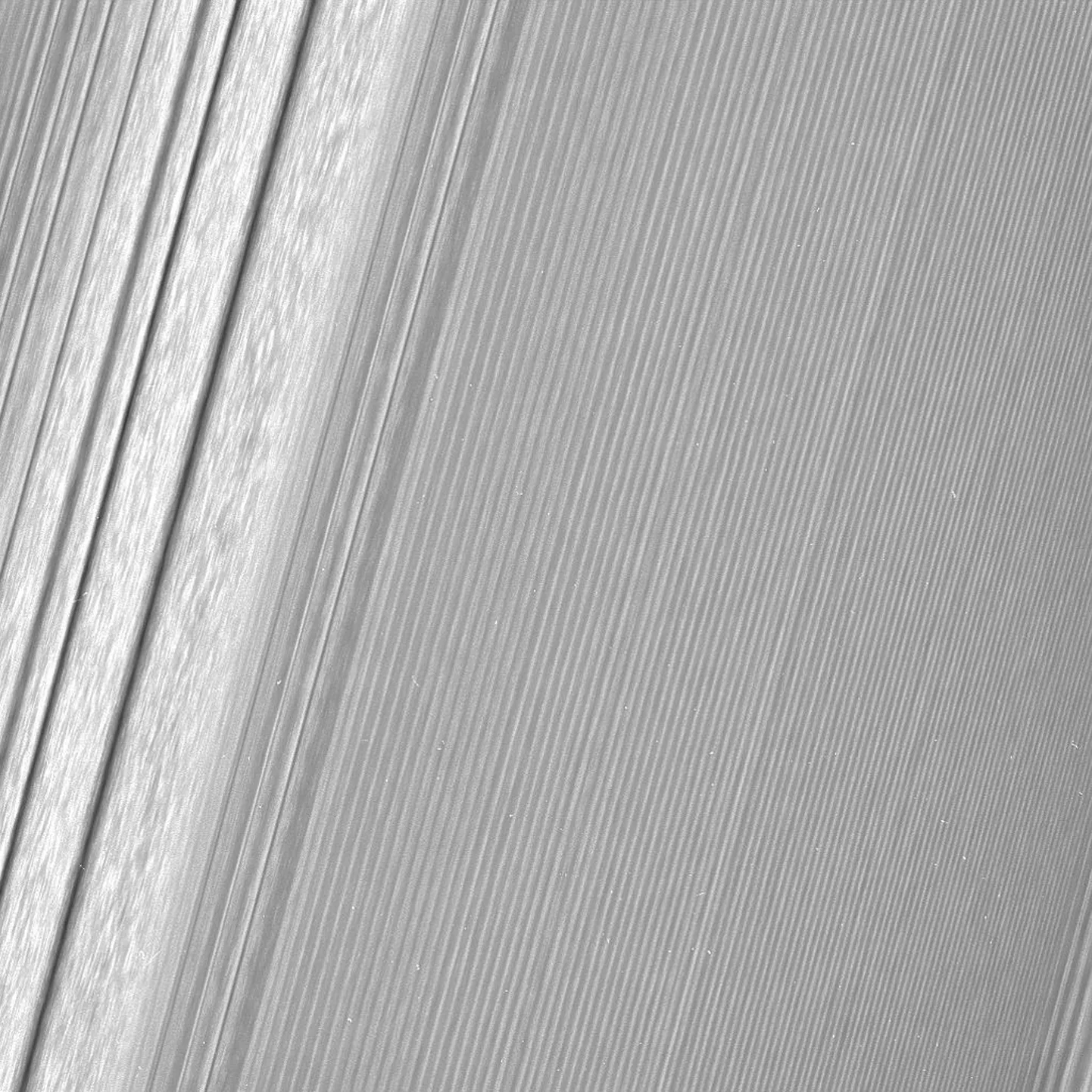 Cassini jäädvustatud pilt Saturni A rõngast, mis asub planeedist umbes 134 500 km kaugusel.