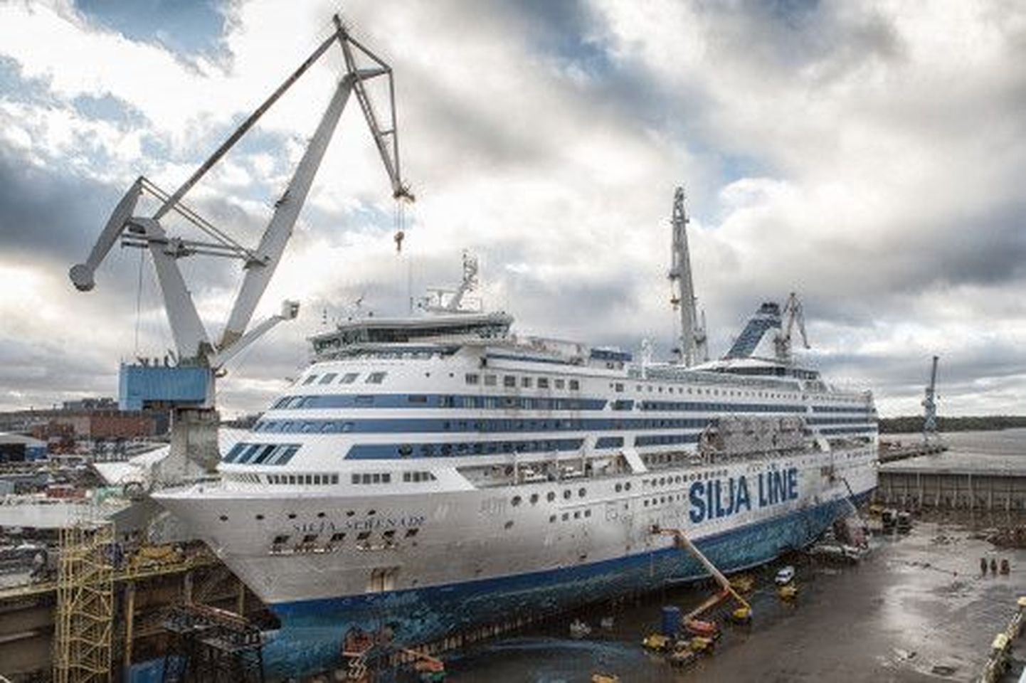 Tallinki reisiparvlaev Silja Serenade eelmises värskendusremondis Rauma dokis.