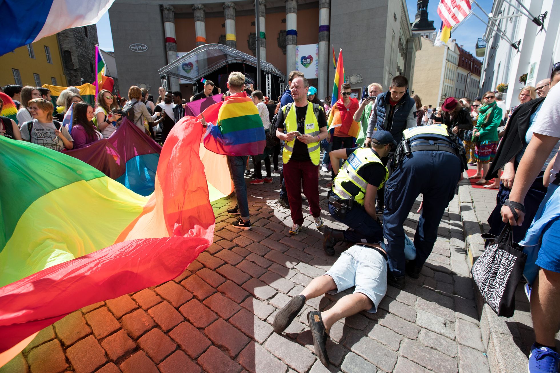 Kaugelt mitte kõik Eesti kodanikud ei pooldanud tunamullu Tallinnas toimunud gei uhkuse paraadi.