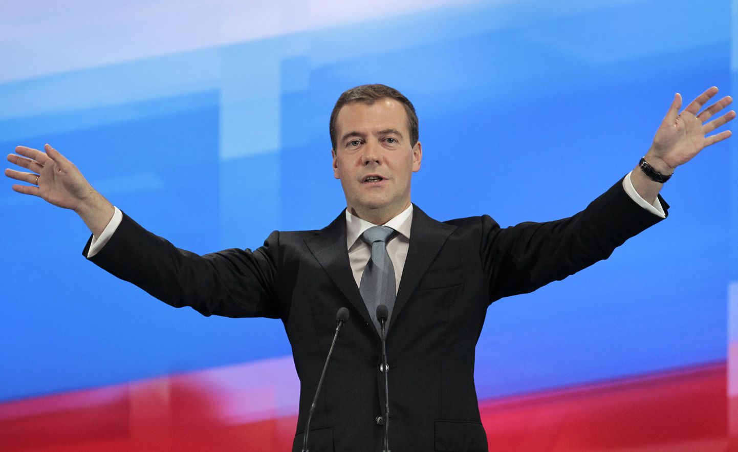 Dmitri Medvedev pressikonverentsil Skolkovos.