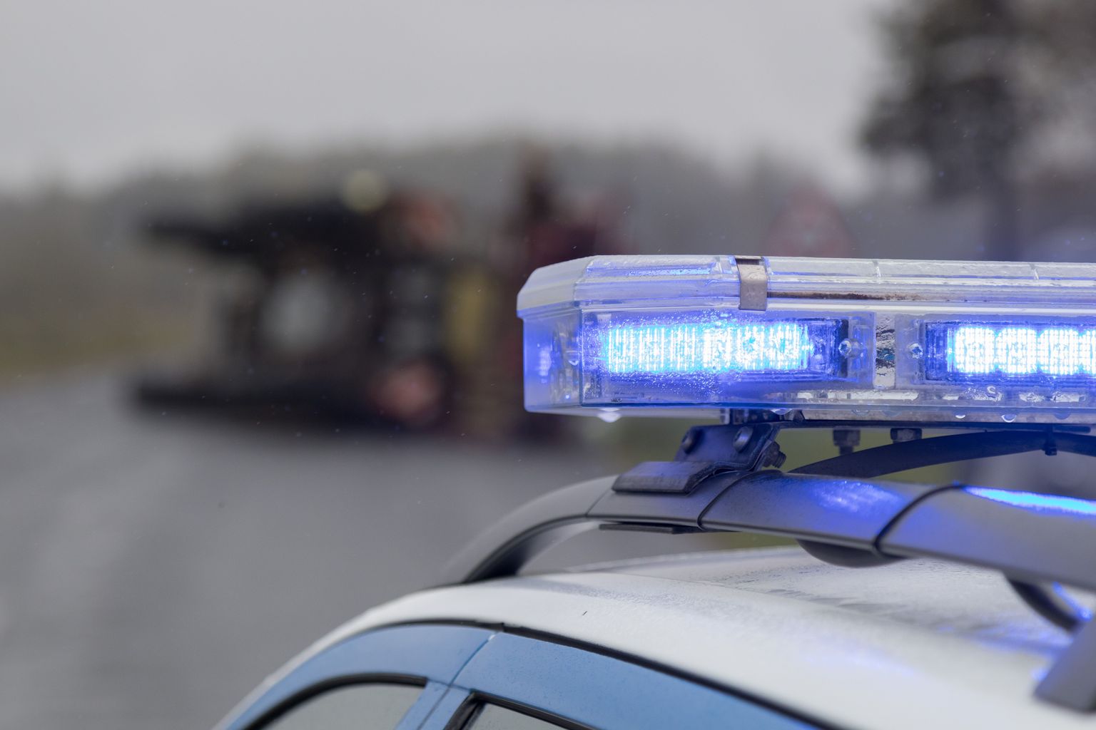 Saaremaal autoga 200 km/h sõitnud mees pandi pooleks kuuks aresti