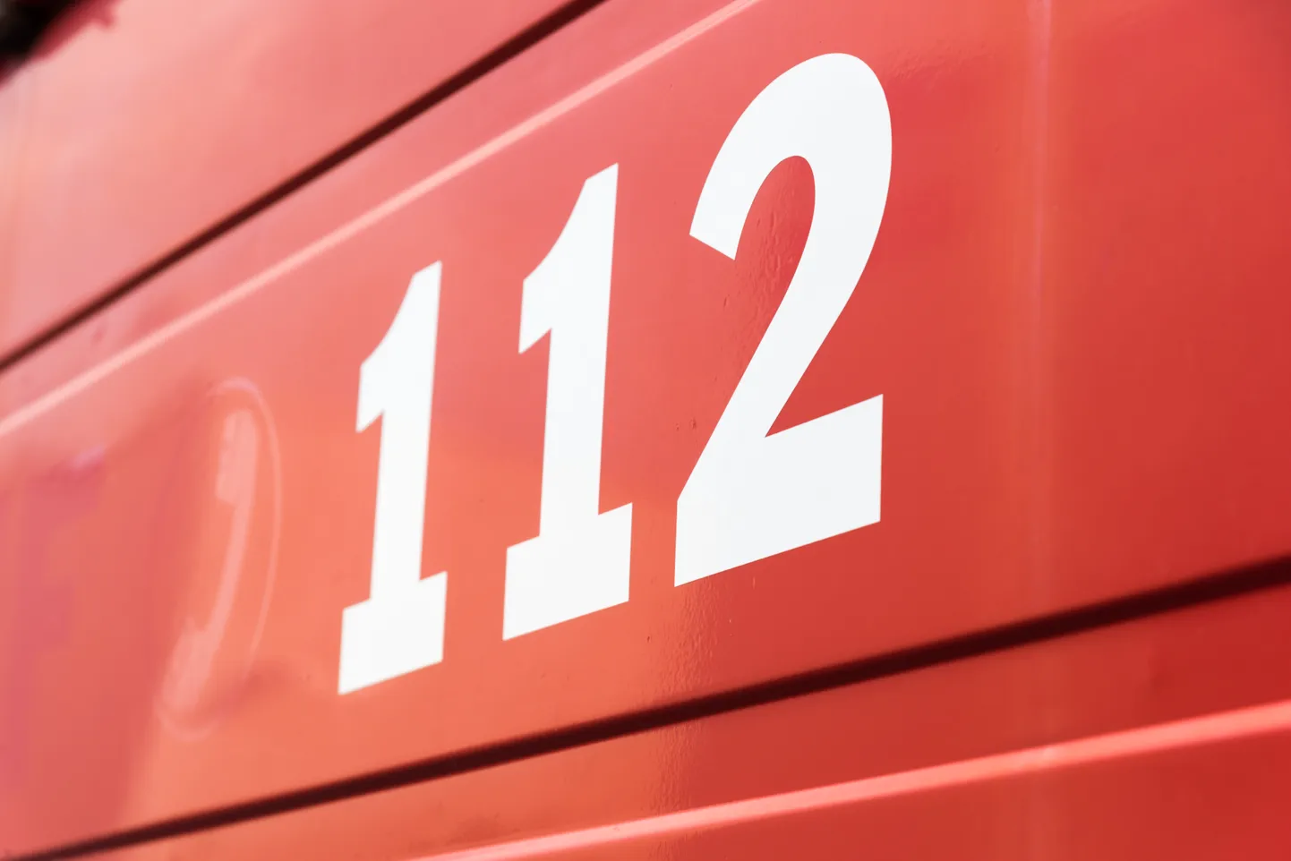 Hädaabinumbri 112 pöördumise korral tuleb abivajaja juurde jääda seniks, kuni saabub abi.