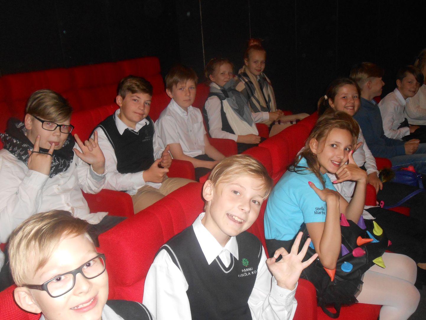 Raeküla kooli õpilased käisid Ugala teatris vaatamas etendust "Võlur Oz".