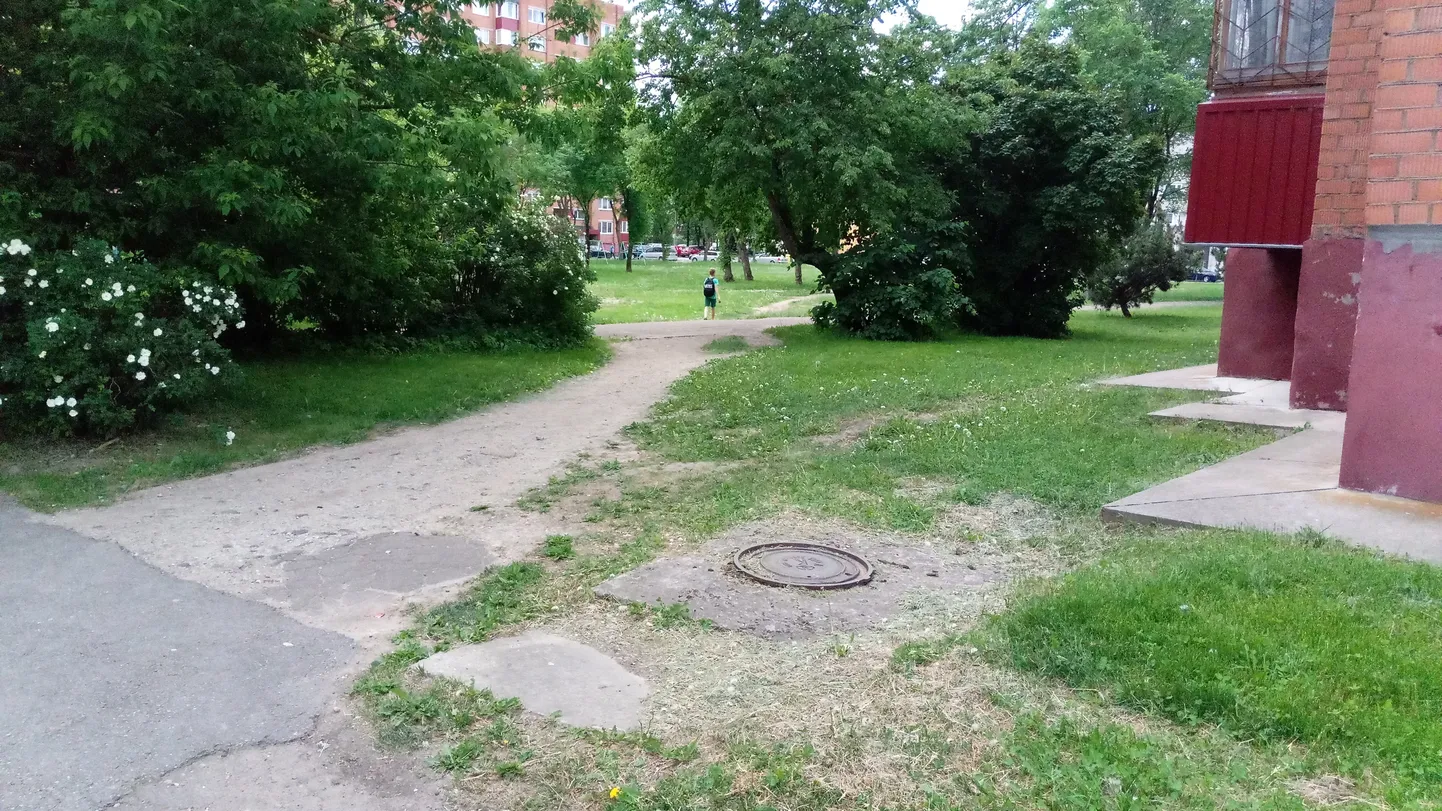 Осторожно, крышка люка не закрывается как следует!