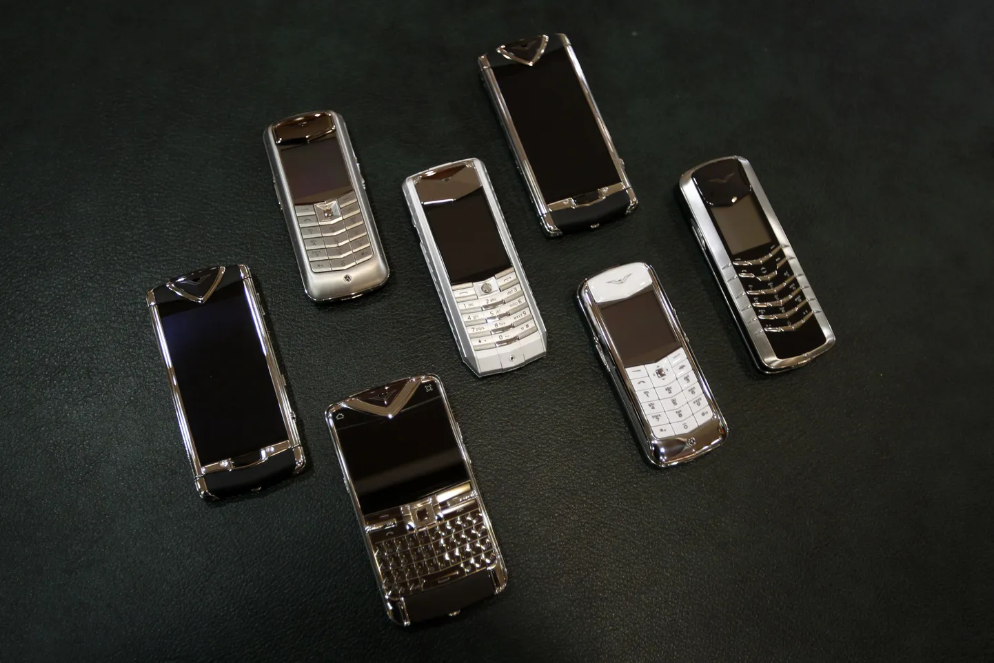 Vertu telefonid.