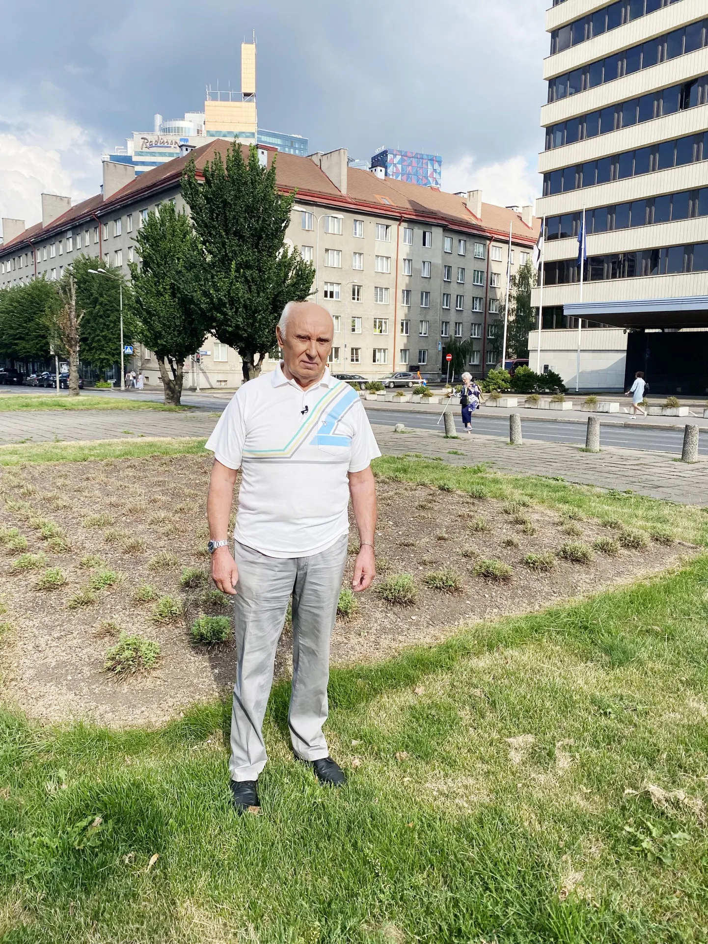 Arvo Pass 2021. a suvel kuju kunagises asukohas välisministeeriumi ees Islandi väljakul.