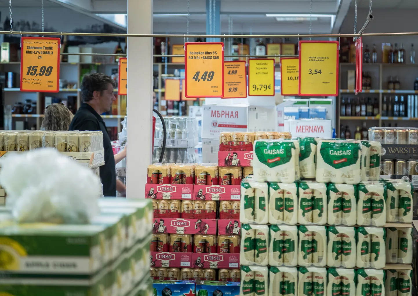 Alkoralli Valka piiripunktis Alko1000 kaupluses.
FOTO: MIHKEL MARIPUU/POSTIMEES