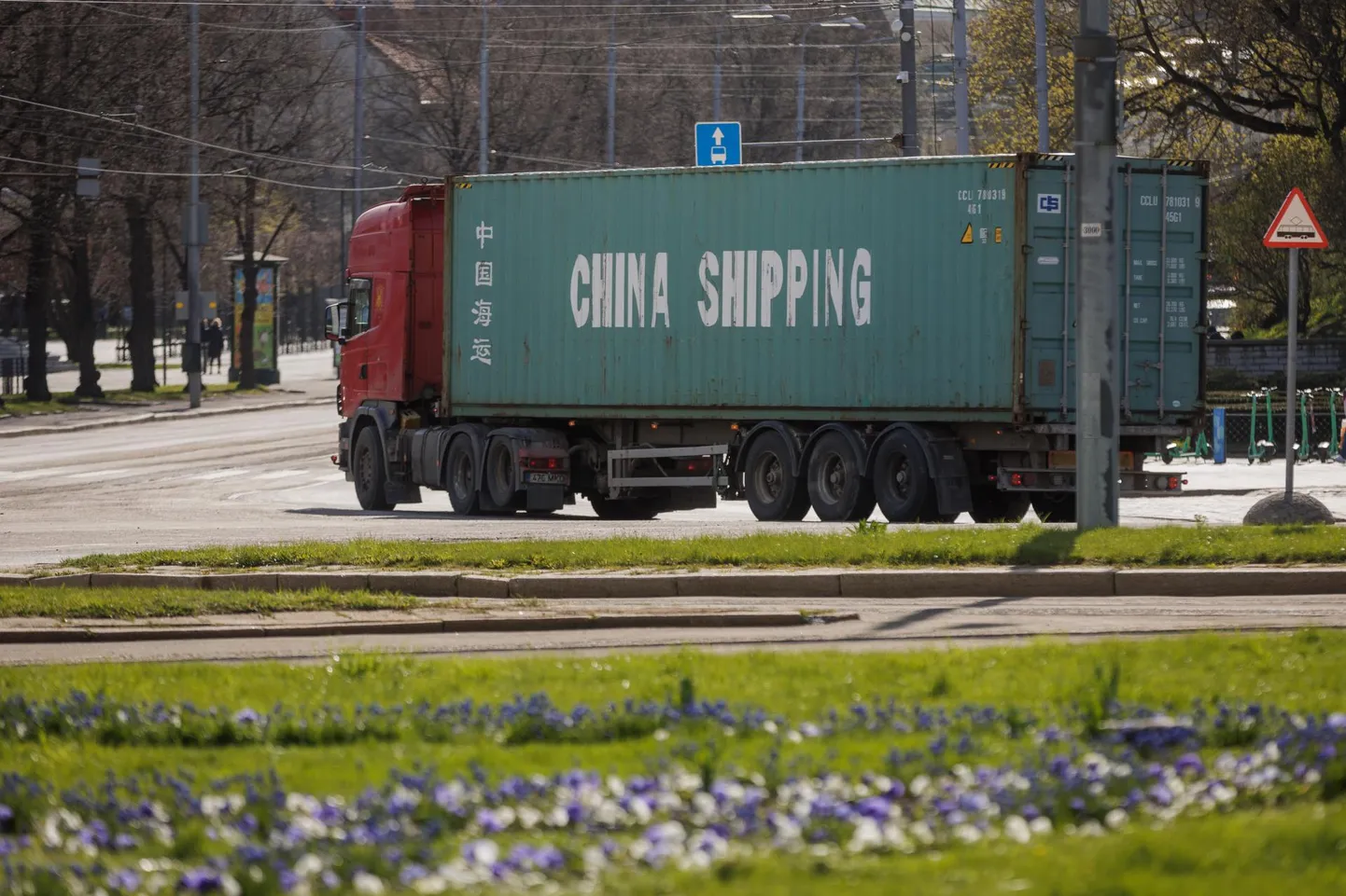 Mitu ettevõtet otsib omale veoautojuhti.