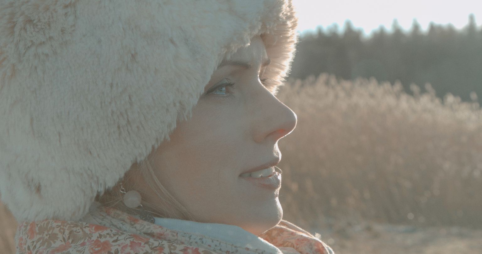 Režissöör Anu Auna esimene täispikk dokumentaalfilm räägib luuletaja Kristiina Ehinist (pildil).
