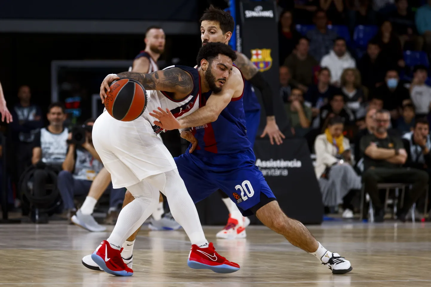 Markus Howard (palliga) korraldas Barcelona vastu vägeva etenduse.