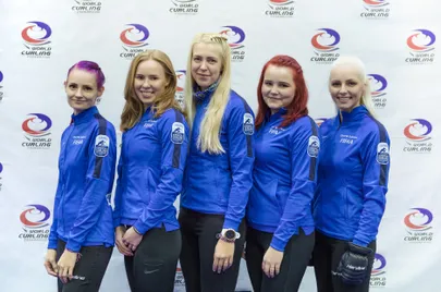 Eesti kurlingunaiskont, kapten Liisa Turmann vasakul.