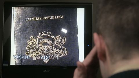 Lätis kaalutakse riigireeturitelt kodakondsuse äravõtmist