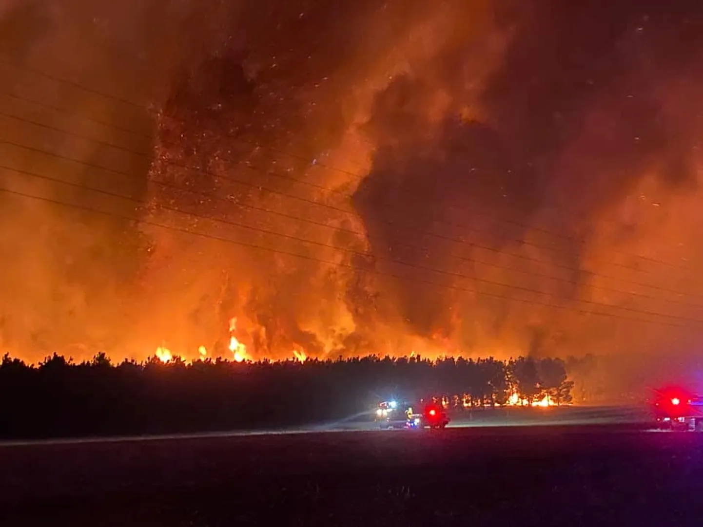 Maastiku- ja metsapõleng Austraalia läänerannikul.