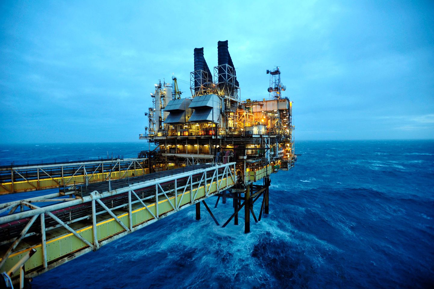 Нефтяная платформа в Северном море у берегов Шотландии.