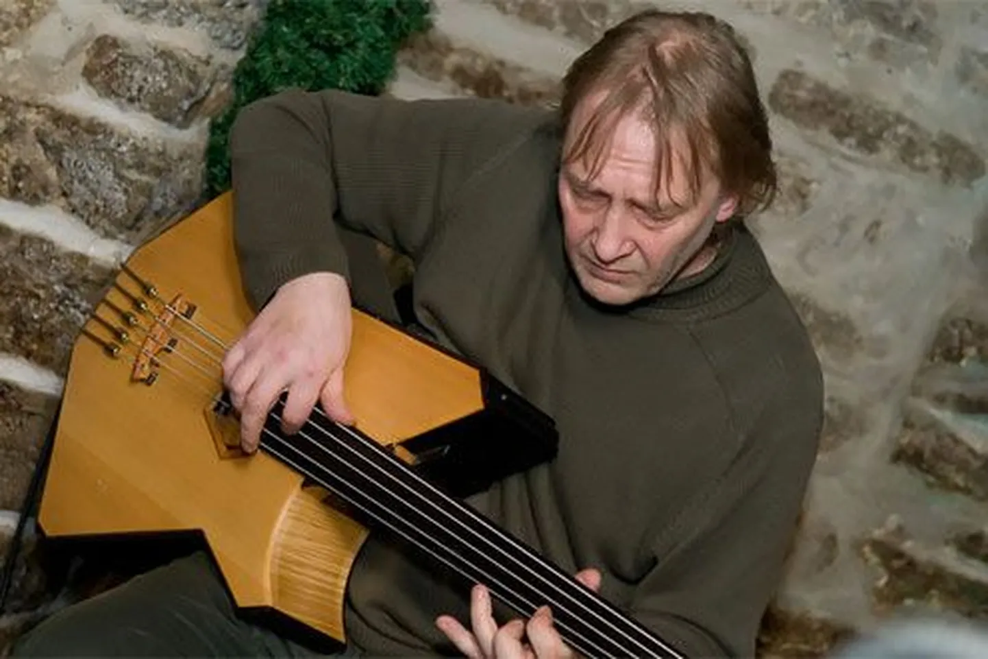 Instrumentalist, helilooja ja basskitarrist Rivo Laasi.