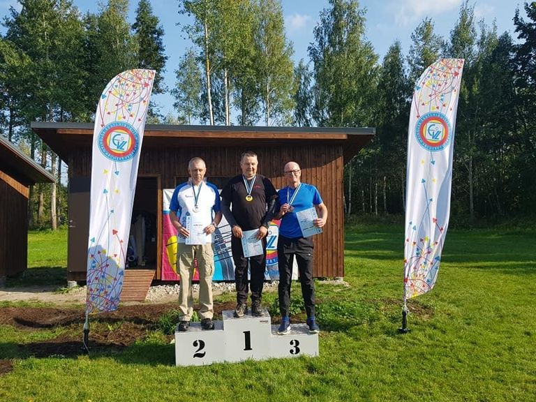 Pärnu Meelise kolmas laskja Raoul Johanson võttis mõõtu 70, 60, 50 ja 30 meetrilt võistelnud veteranide vanuseklassis. 914 (198+255+198+263) silma andis talle kolmanda koha.