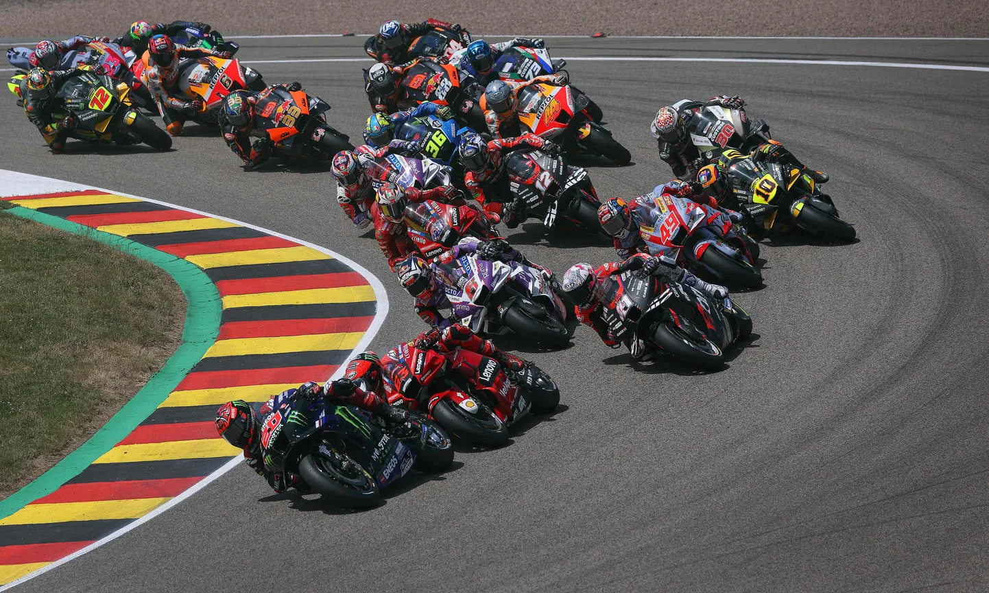 MotoGP braucējs Fabio Kvartararo izvirzījās vadībā jau pirmajā pagriezienā