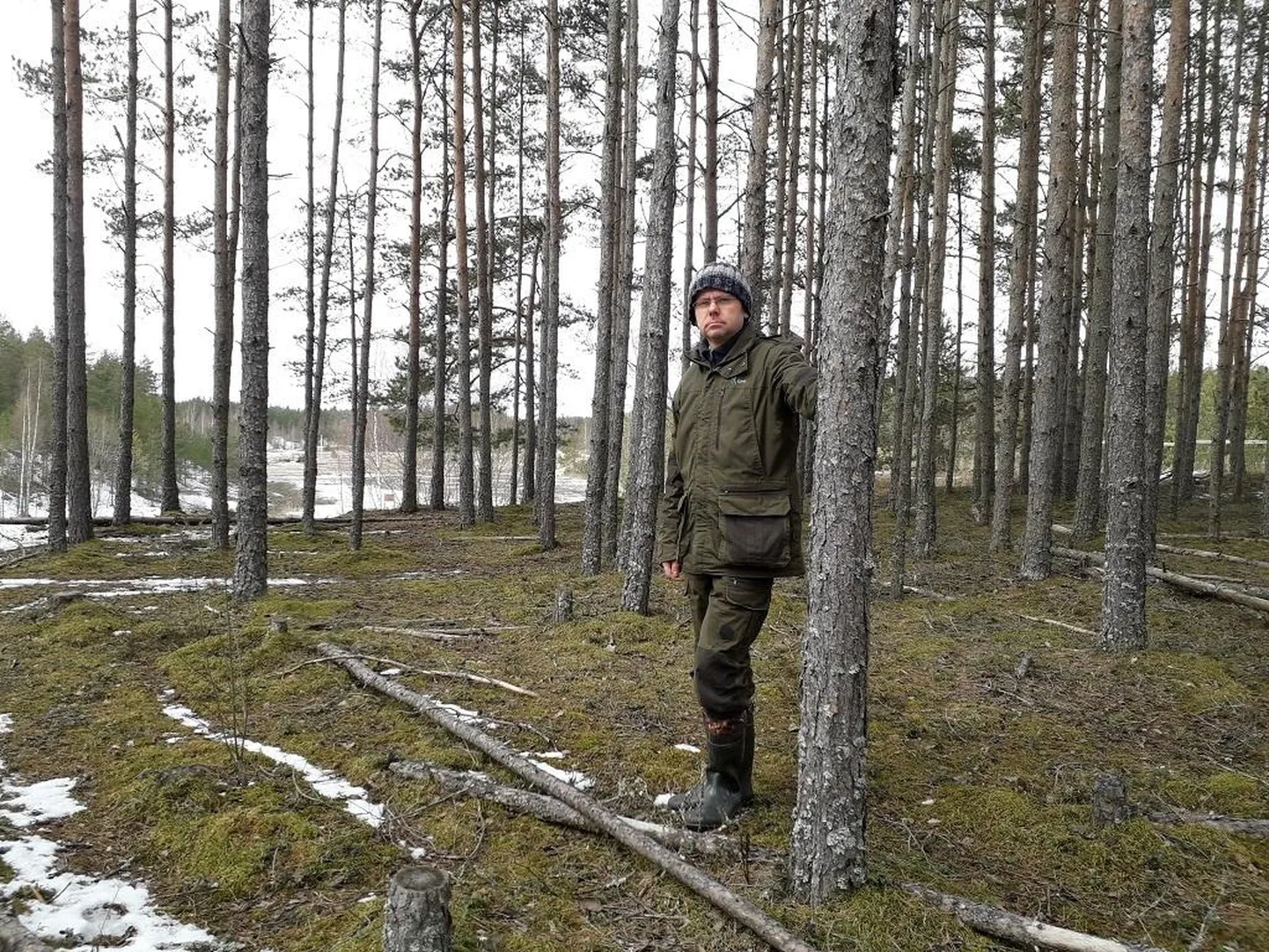 Jürgen Kusmin on praktilises metsanduses tegus olnud viimased 20 aastat. Päevatööna tegutseb ta Läänemaal metsaülemana, nädala­vahetustel naudib erametsaomaniku rõõme.