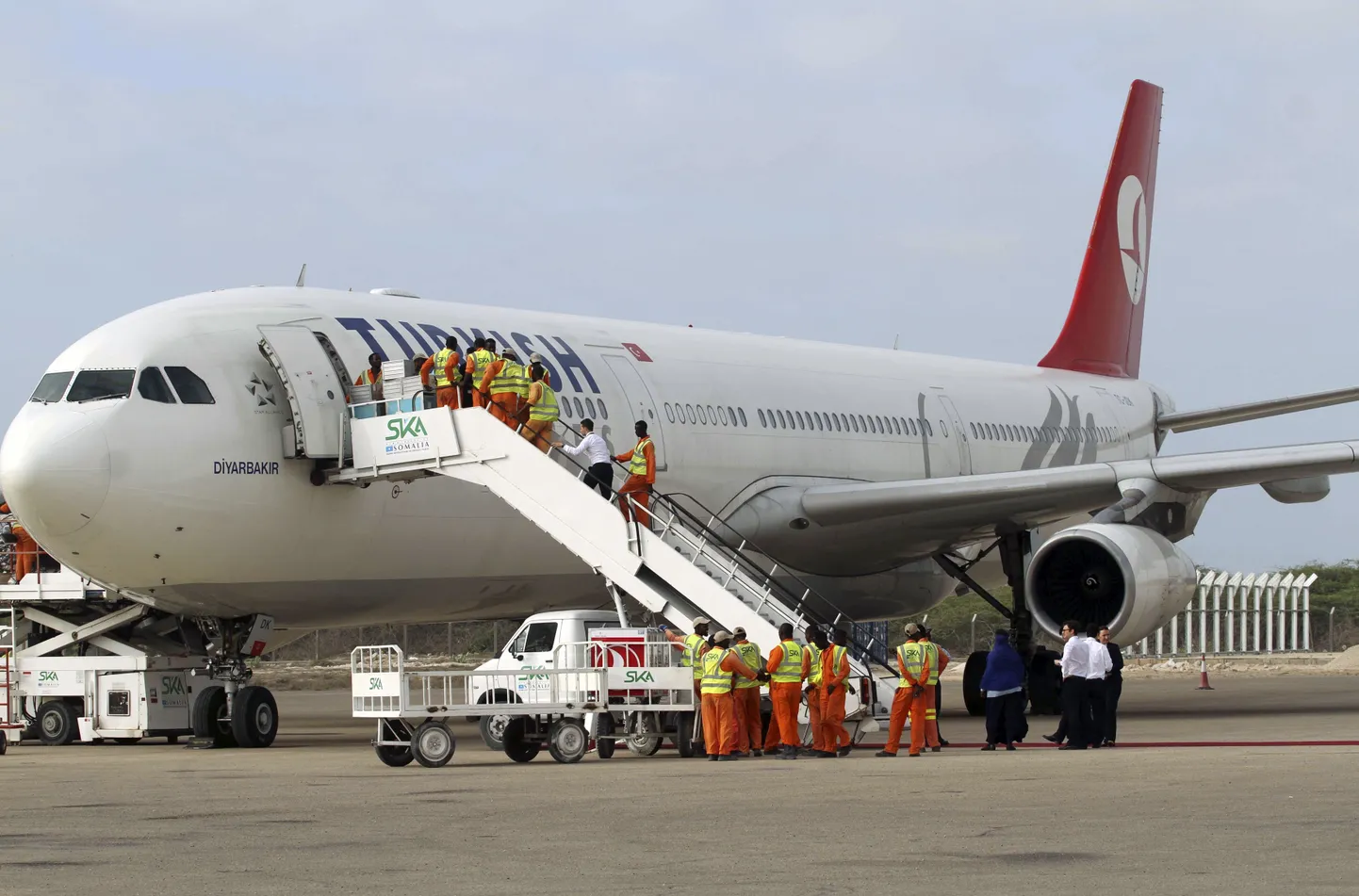 Turkish Airlinesi lennukil oli vastas kiirabiauto. Illustratiivne foto.