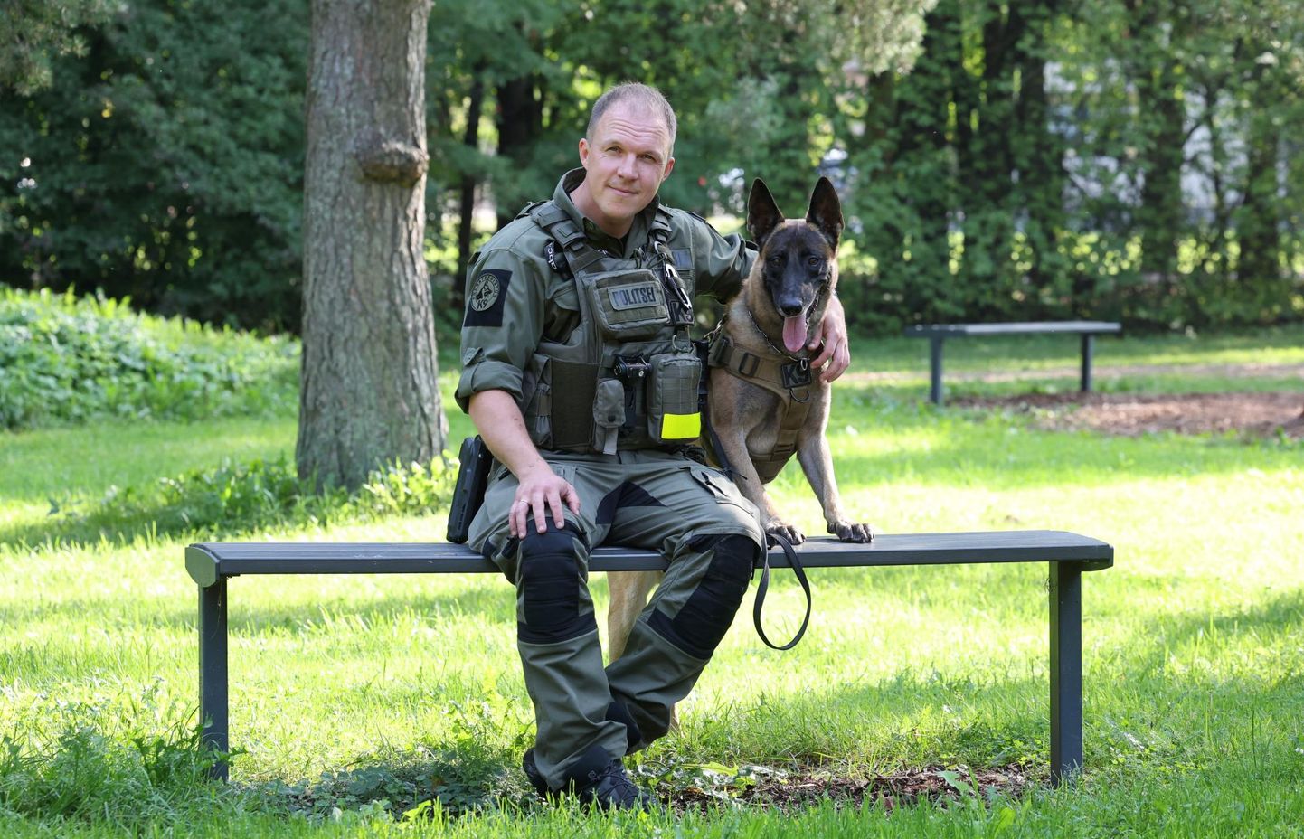 Lõuna prefektuuri koerajuht Aleksandr Udatšnõi ja politseikoer Rikky on sõbrad, trennikaaslased ja lahutamatud partnerid politseitööd tehes.