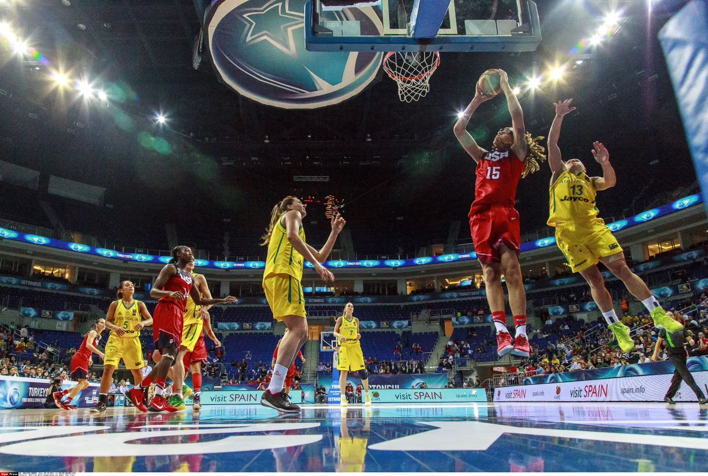 USA koondise keskmängija Brittney Griner viskel.