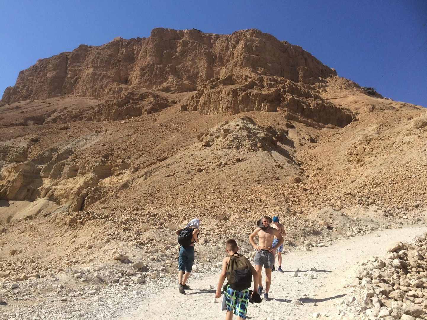 SK Kadrina maadlejad rühkisid tunniga ajaloolise Masada kindluse juurde. Sel korral jätsid noored Jeruusalemma linnaekskursiooni vahele.