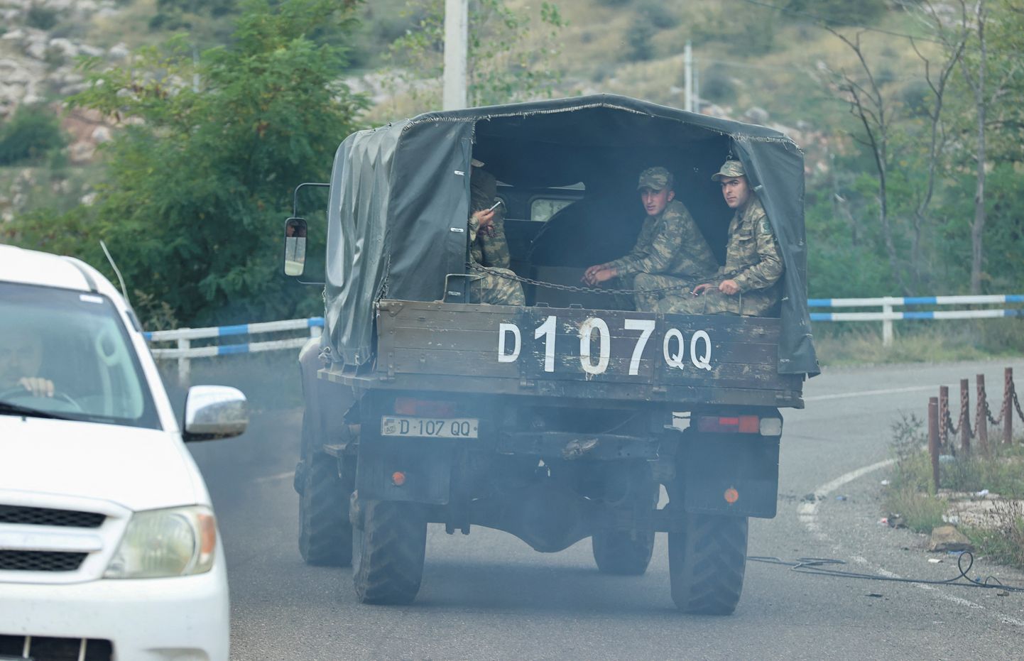 Aserbaidžaani sõdurid veokis.