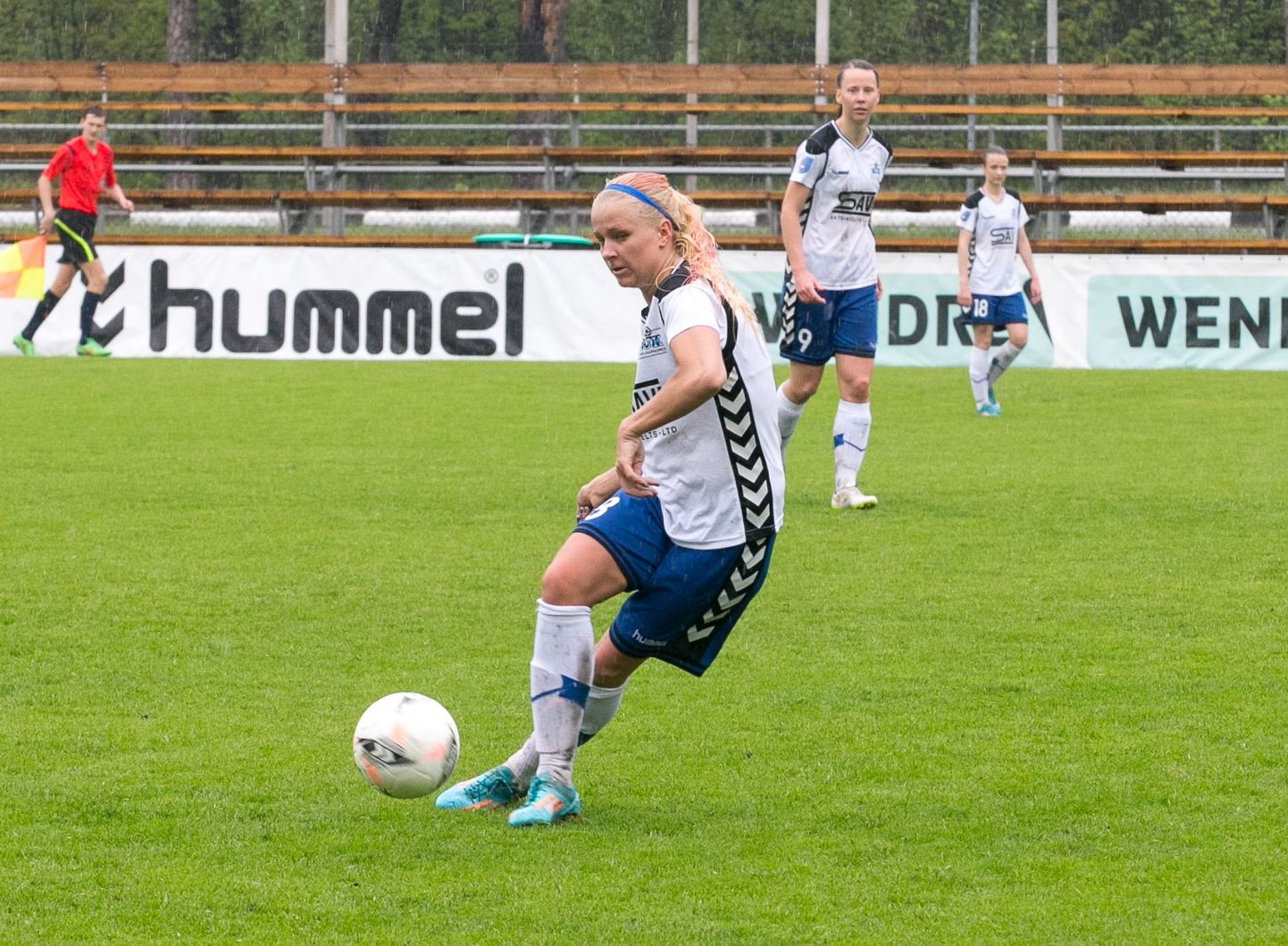 Eesti naiste jalgpallimeistrivõistlused on jõudnud otsustavasse faasi ja laupäeval Pärnu Rannastaadionil toimuva mänguga avaneb Pärnu jalgpalliklubi naiskonnal võimalus astuda suur samm järjekordse tiitli suunas.