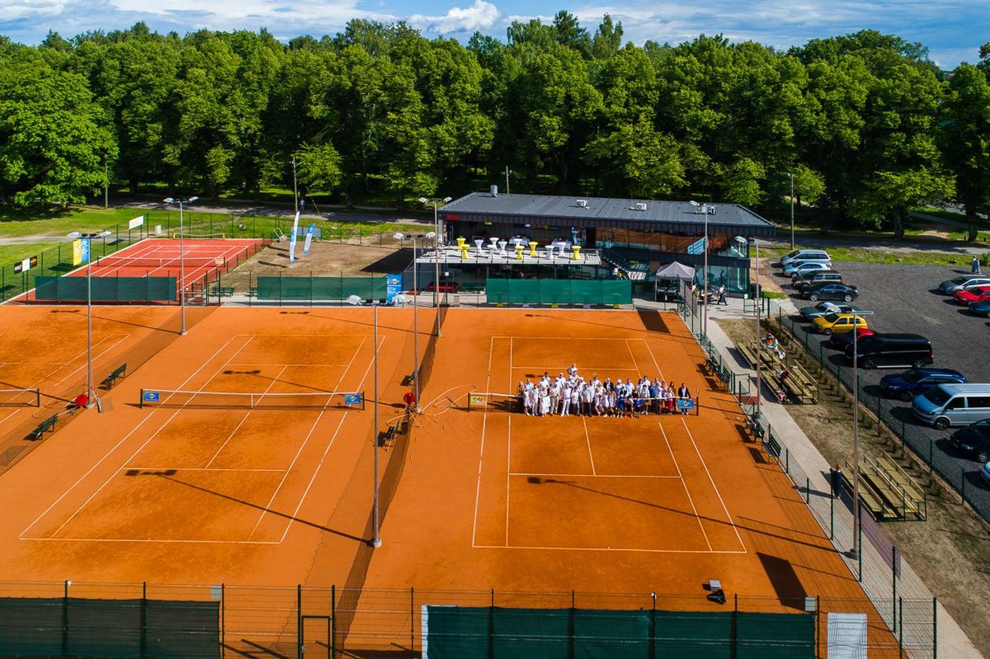 Tähtvere tennisekeskus avas Tartus uue väliväljakute kompleksi.