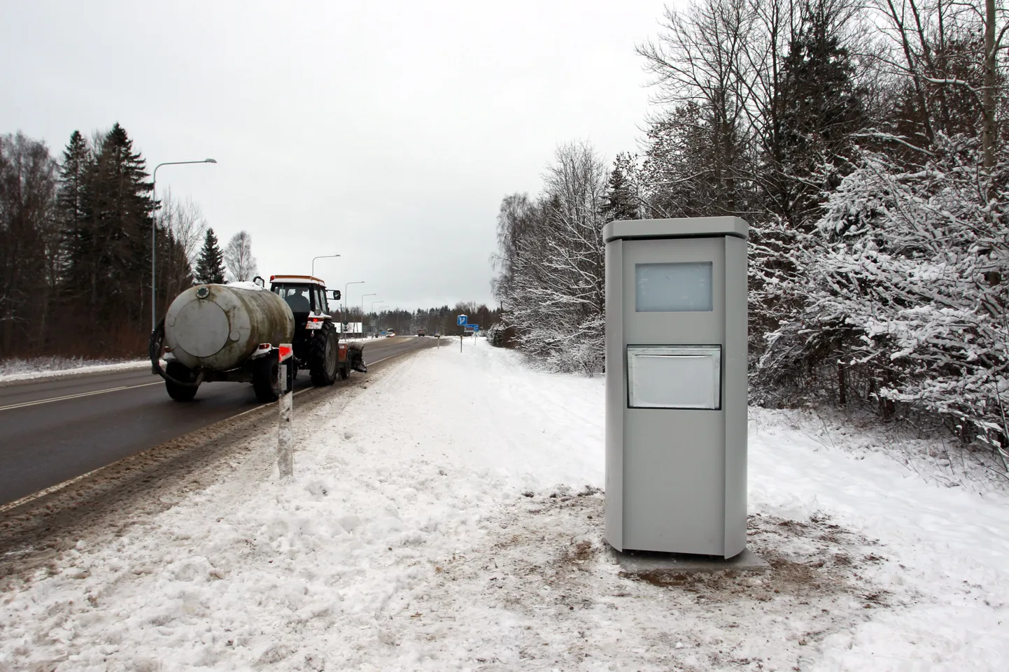 Kiiruskaamerad Pärnu maanteel.