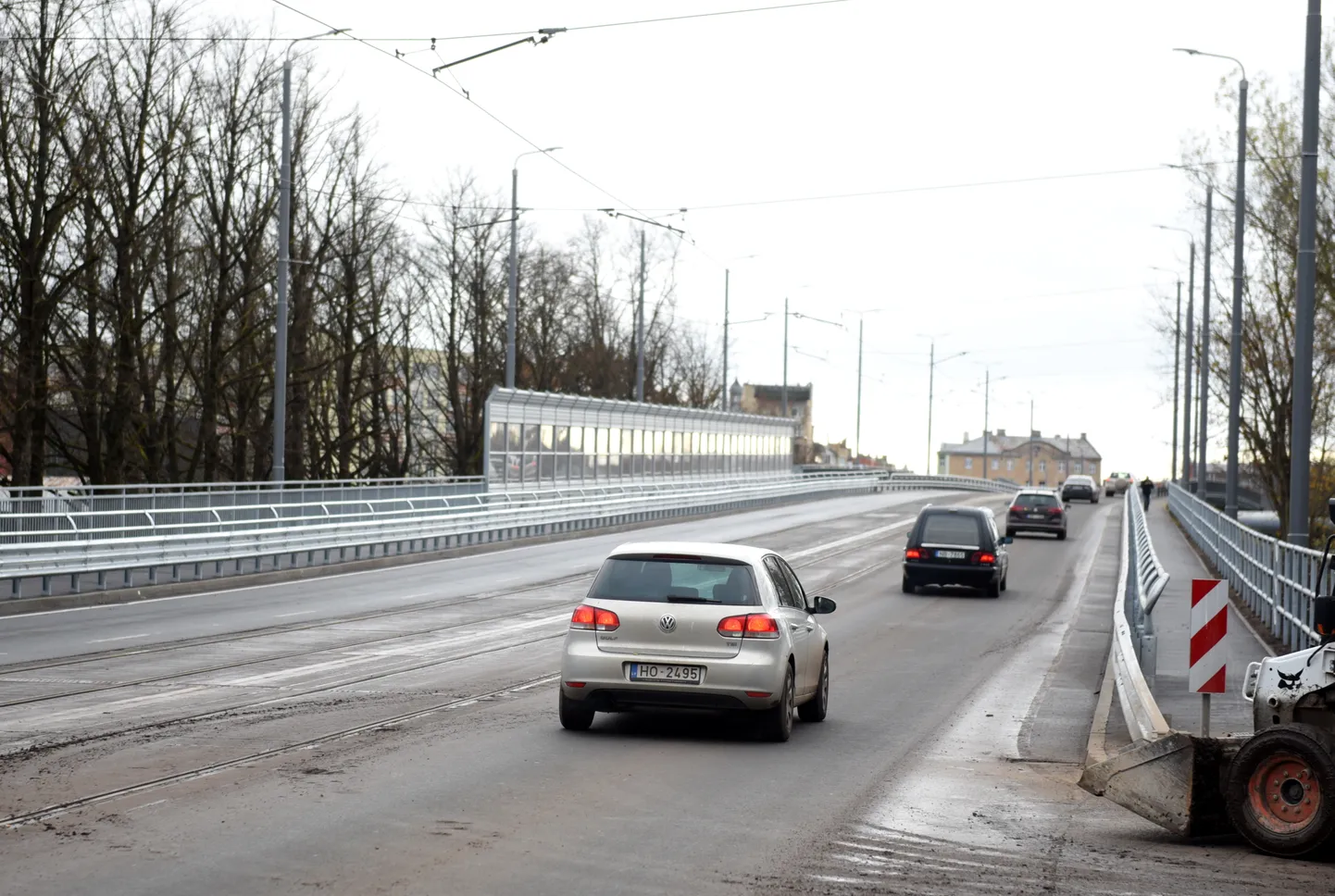 Pilnībā atjaunota satiksme pāri Brasas tiltam, kur turpmāk tiltu varēs izmantot visa veida satiksme un gājēji.