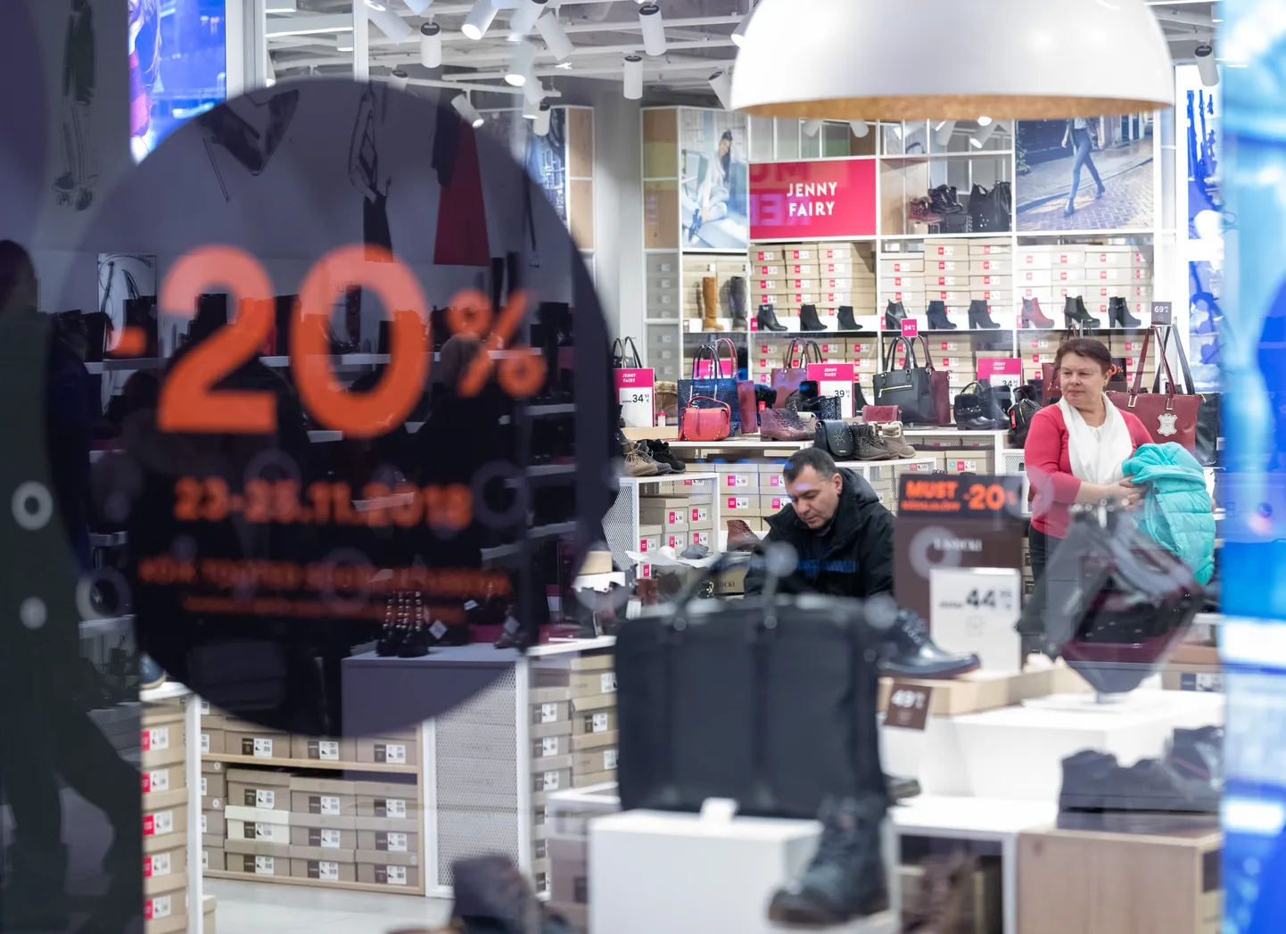 Tallinn, 23.11.2018
Musta reede allahindlused Ülemiste keskuses.

Black Friday sales at Ülemiste center.
FOTO: MIHKEL MARIPUU/EESTI MEEDIA