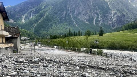Itaalia minister soovitas viia helikopteriga turiste üleujutustest ära lõigatud piirkonda