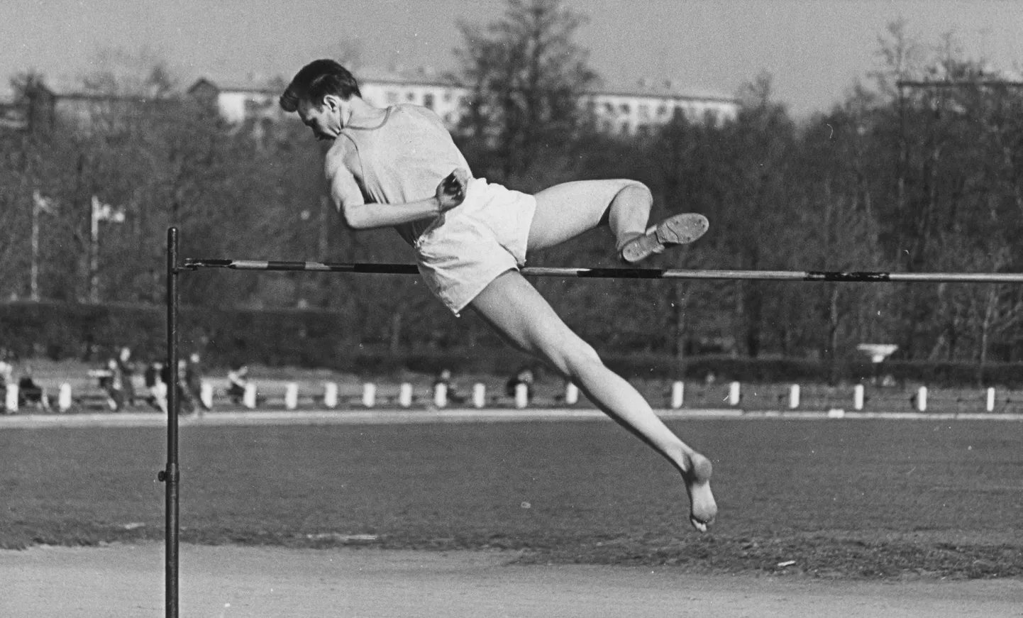 Jüri Tarmak treeningul tehnikanüansse lihvimas (1960. aastad).