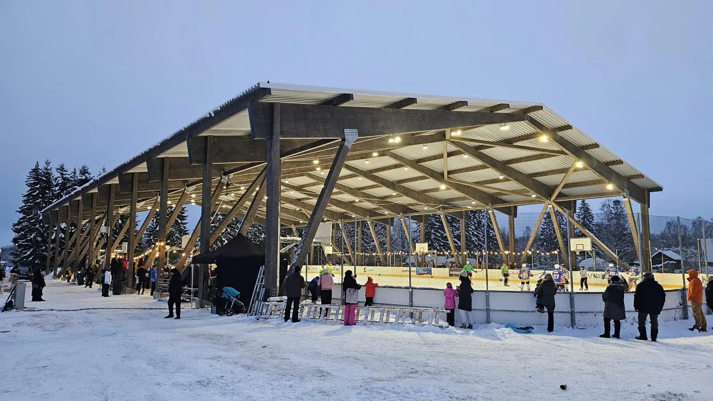 Vastseliina uisuväljak avati detsembris.