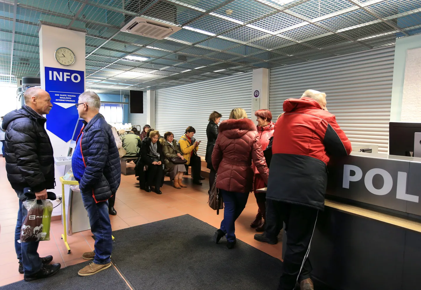 Lõuna Prefektuuri kodakondsus- ja migratsioonibüroo Tartu teeninduses jooksis süsteem kokku.
