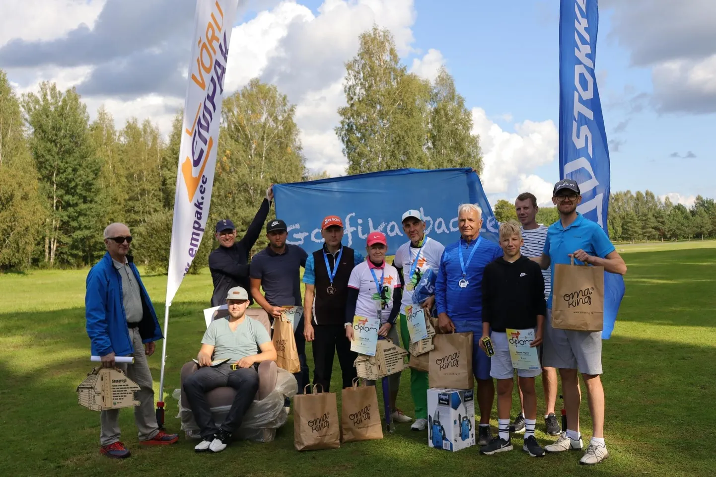Osales 13 golfimängijat.