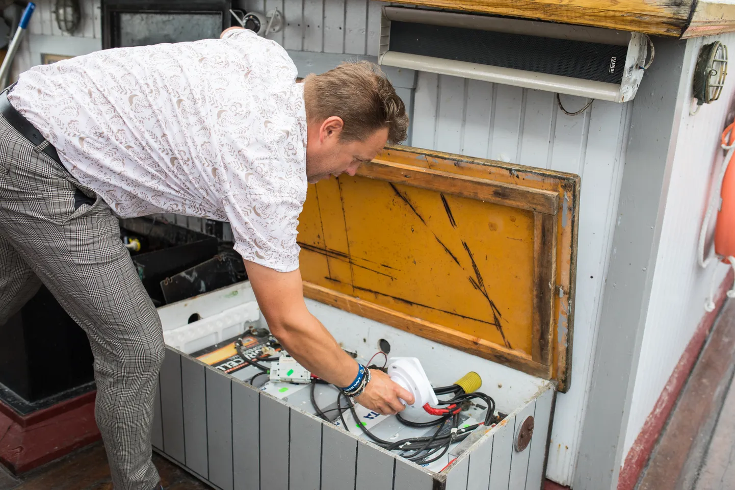 Kuna oleme mobiiline üksus ja jumal teab mis elektriarve muidu saame, seepärast otsustasime end täna võrgust lahti ühendada, ütleb Pekka Rooväli.