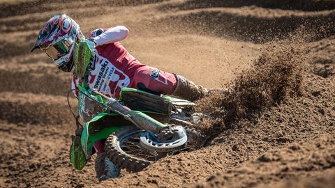 FOTO ⟩ Jonasam Ķegumā piektā vieta MXGP posma otrajā braucie
