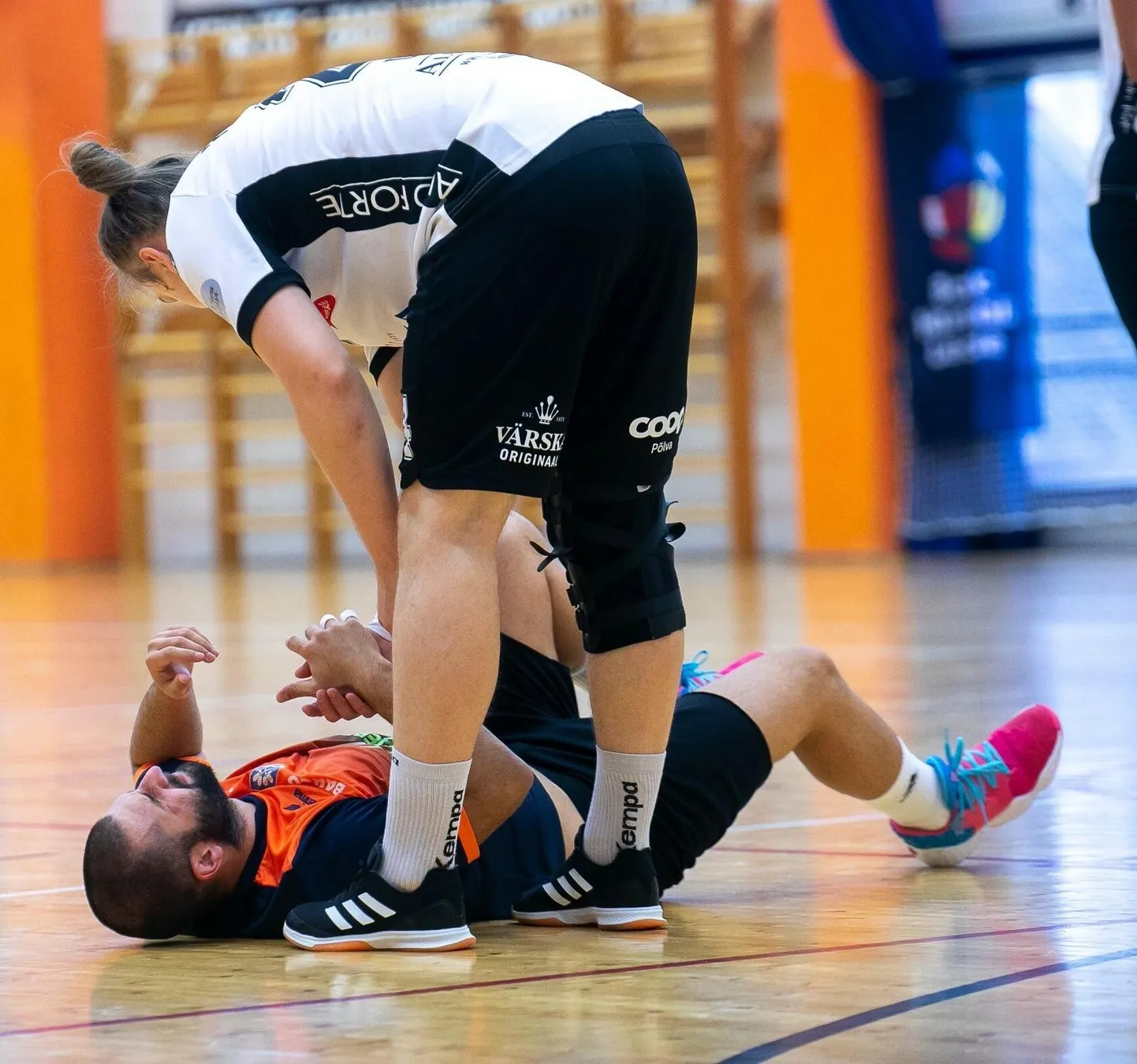 Sport olgu vaatemäng, kus vastast austatakse ja maaslamajale ulatatakse abikäsi.